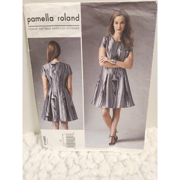 Vogue Pattern V1380 by Pamella Roland | American Designer - Picture 3 of 10